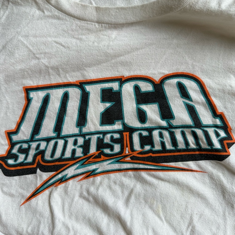 cute logo vintage tee